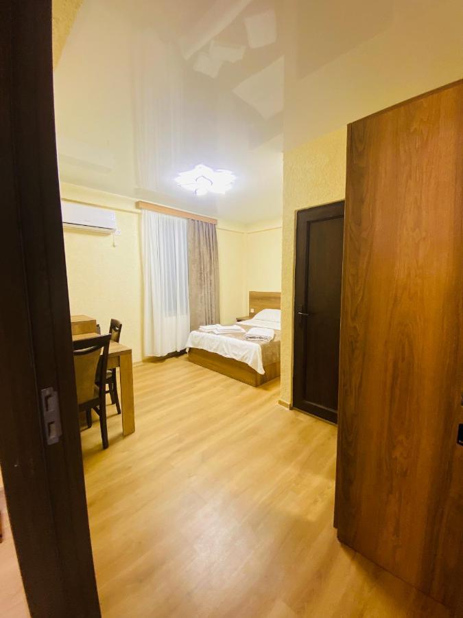 Hotel Sunrise Kutaisi Exterior foto