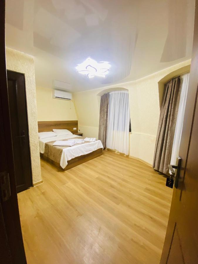 Hotel Sunrise Kutaisi Exterior foto